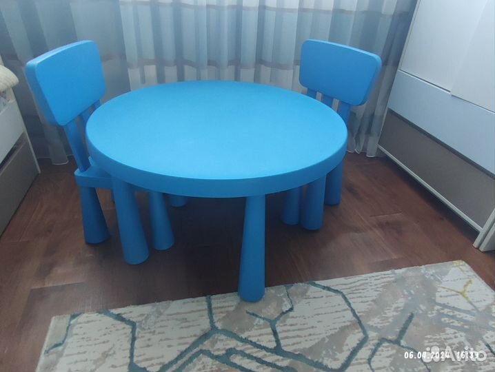 Детский стол и стул IKEA