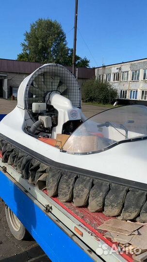 Аэролодка BRP hoverjet GT