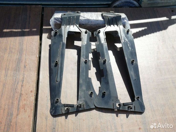 Пыльник стойки ремня Форд Мондео 4