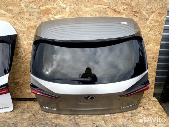 Крышка багажника Lexus NX