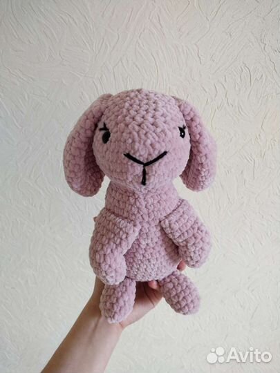 Плюшевый зайчик амигуруми