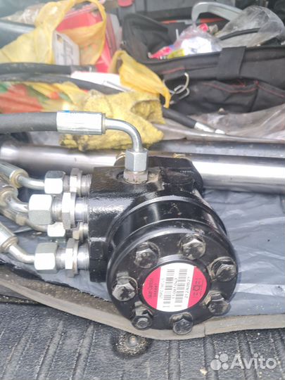 Рулевой дозатор маниту