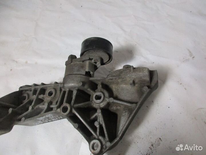 Кронштейн генератора Nissan Almera (G15) 2013-2018