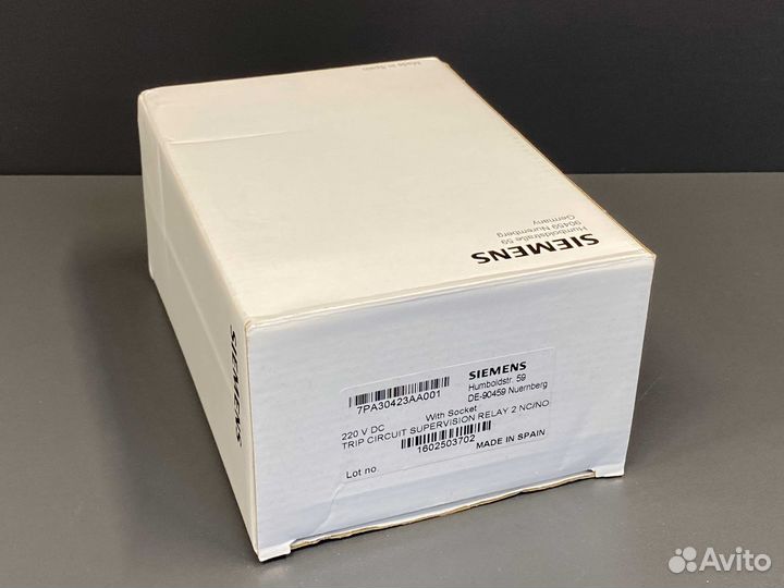 Siemens 7PA3042-3AA00-1 новые, 2 шт