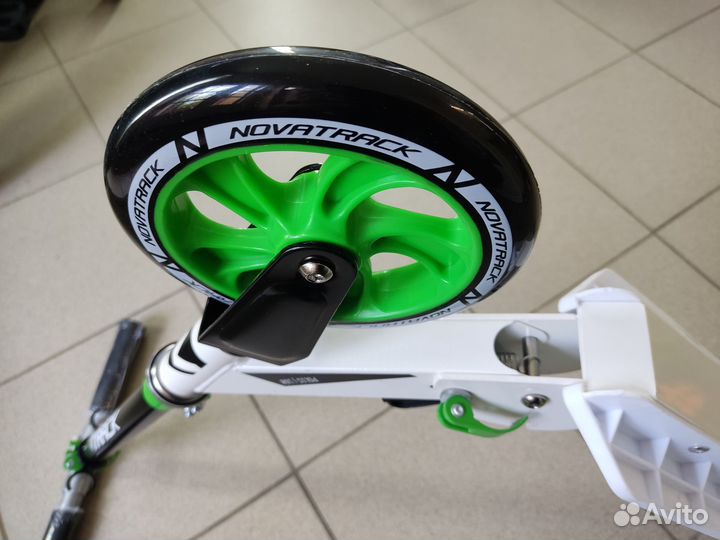 Самокат novatrack 160P.polis.GN9 белый/зеленый