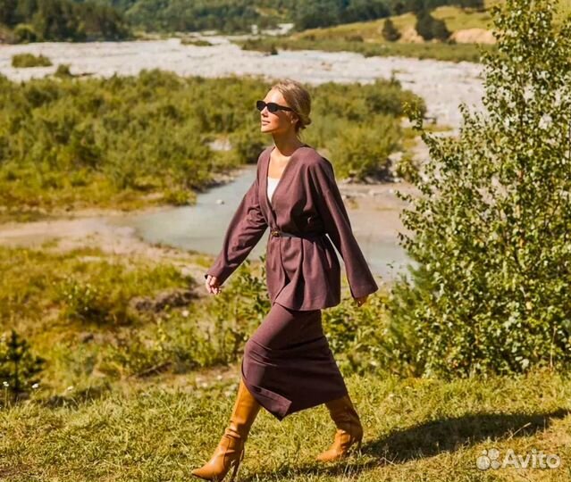 Костюм женский с юбкой 44 размер