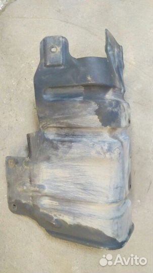 Пыльник двигателя правый Chevrolet Lanos A15SMS