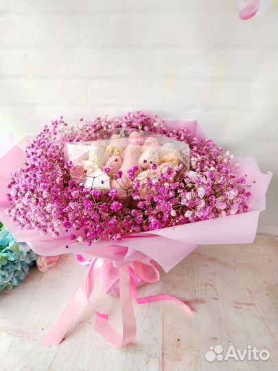 Клубника в шоколаде с цветами