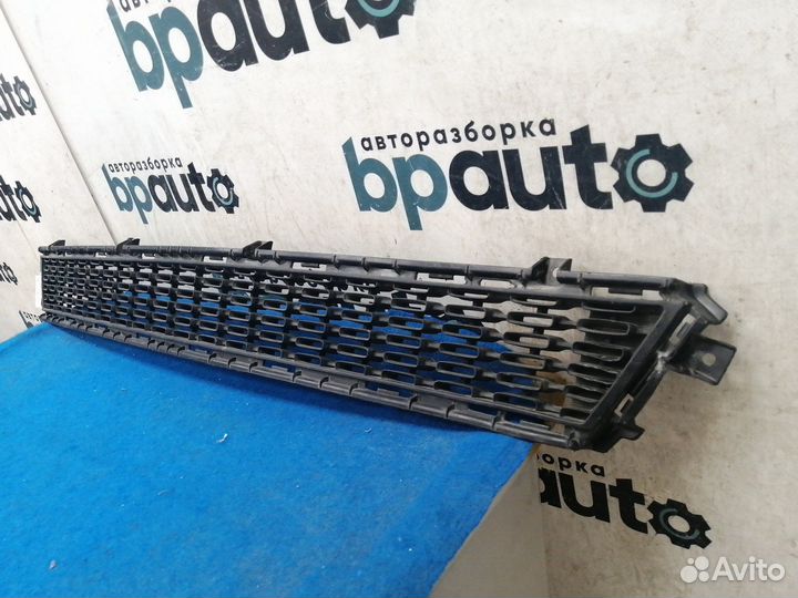 Решетка переднего бампера 86560-A2600 Kia ceed