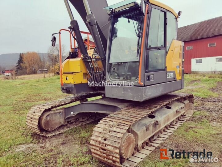 Гусеничный экскаватор Volvo EC235C, 2014