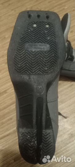 Лыжные ботинки р.35