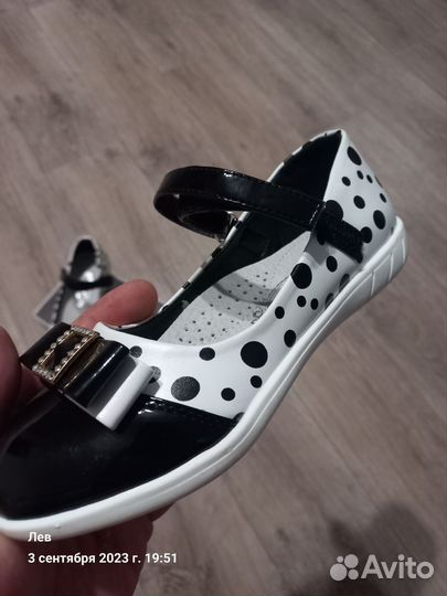 Сандалии для девочки новые