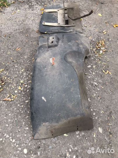 Крыло переднее фредлайнер