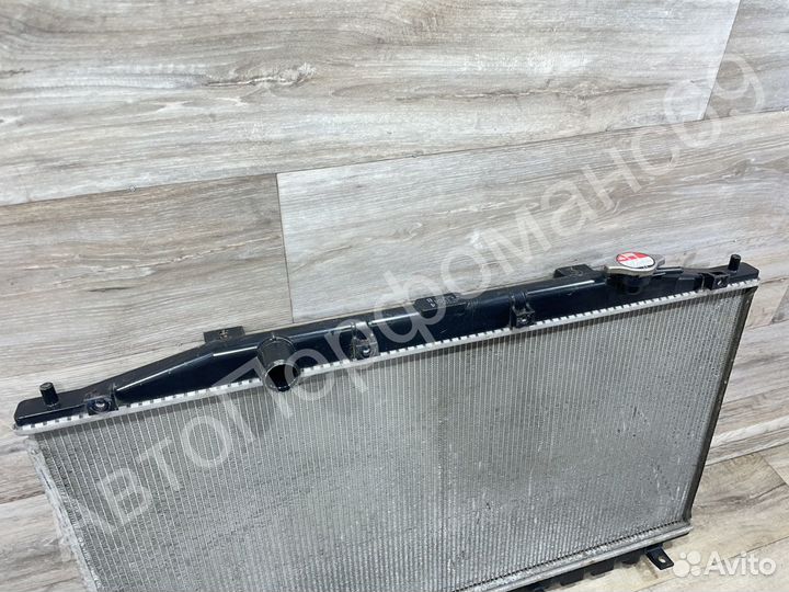 Радиатор охлаждения двигателя Honda Accord 8
