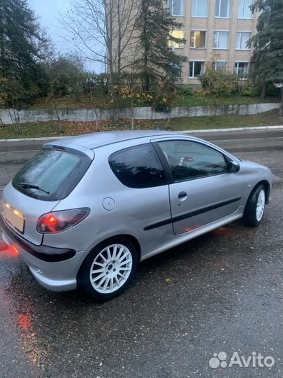 Peugeot 206 1.4 AT, 2003, 117 507 км