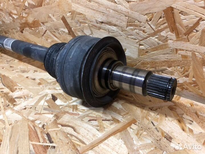 Привод задний левый Mercedes-Benz C W204 1.8 2012