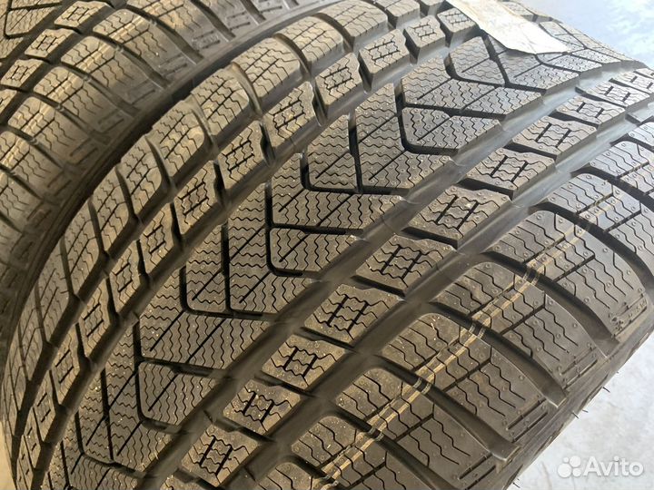 Pirelli Scorpion Winter RFT 275/40 R21 и 315/35 R21