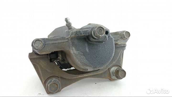 Суппорт передний левый Toyota Wish ZNE10 2005