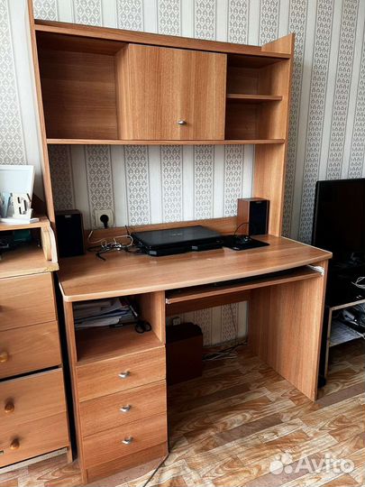 Компьютерный стол бу с тумбой