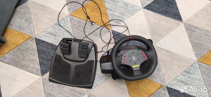 Игровой руль с педалями для пк Logitech Momo