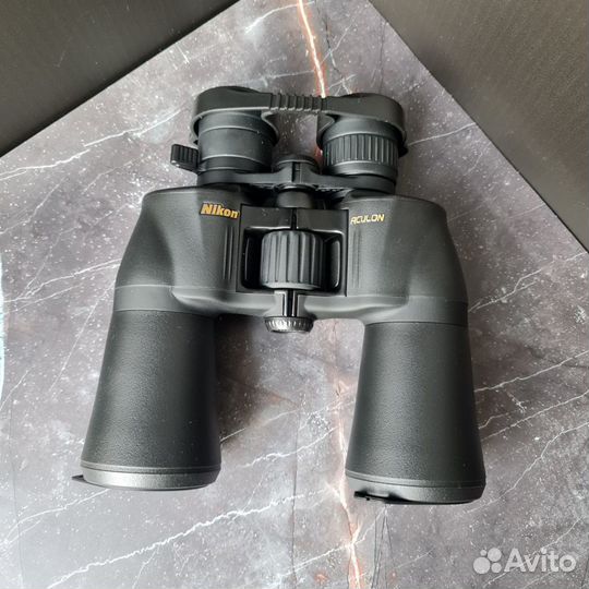 Новый бинокль Nikon Aculon A211 10-22x50
