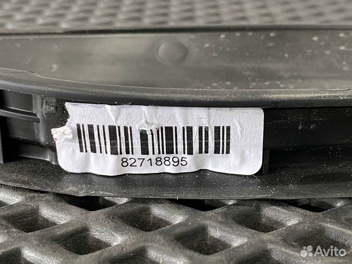 Резинка спойлера Volvo FH4 82718895