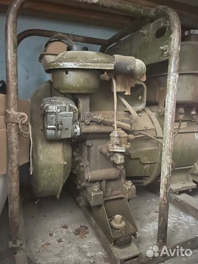 Бензогенератор армейский Электрогенератор