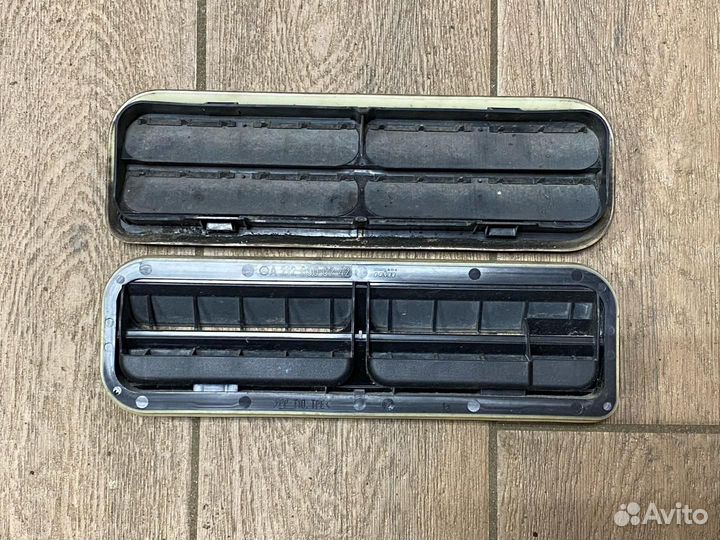 Наружная вентиляционная решетка Mercedes-Benz