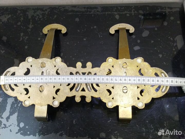 Вешалка настенная металлическая