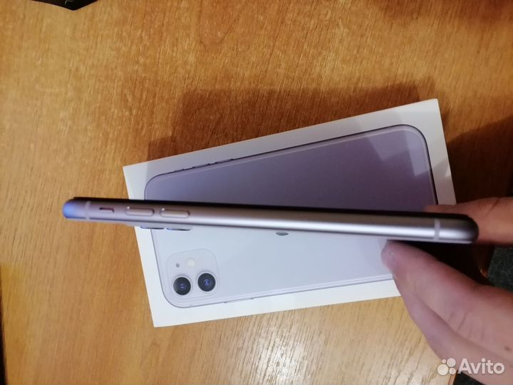 iPhone 11, 64 ГБ