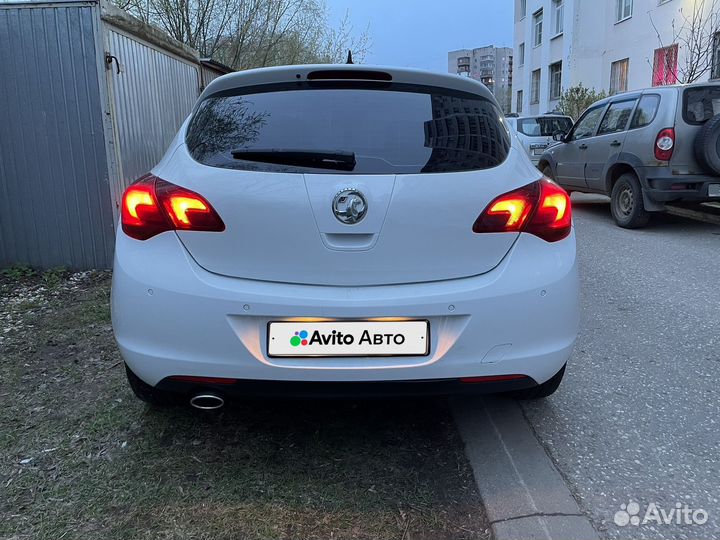 Opel Astra 1.6 AT, 2010, 202 000 км