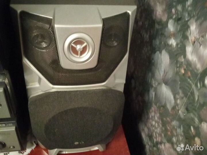 Акустические колонки LG