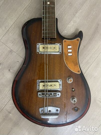 Бас гитара Урал