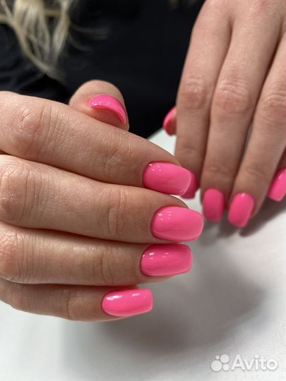 Маникюр, педикюр, покрытие гельлаком