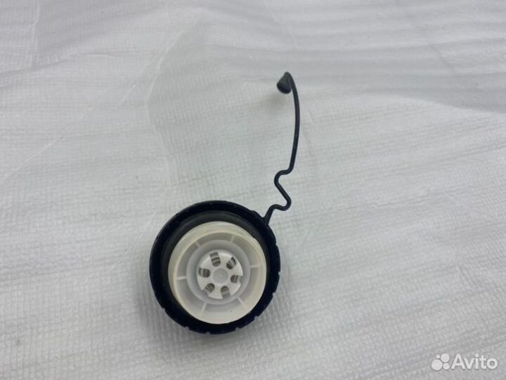 Крышка бензобака Toyota Camry V70/V75 2018-2023