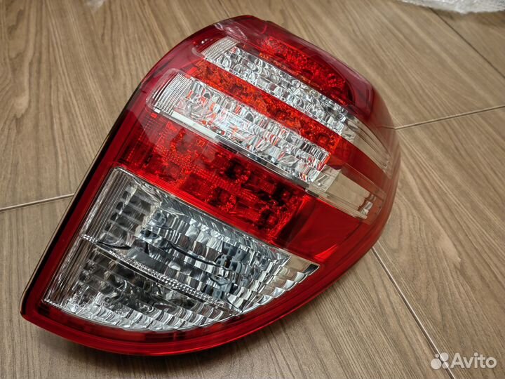Задний фонарь (правый, левый) RAV4 3 поколения