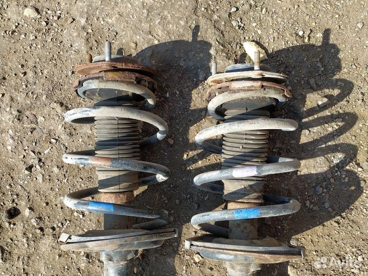 Передние стойки lexus RX350