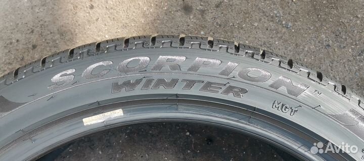 Pirelli Scorpion Winter 295/35 R21