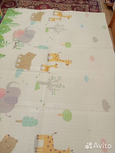 Детский коврик для ползания и развивающий столик