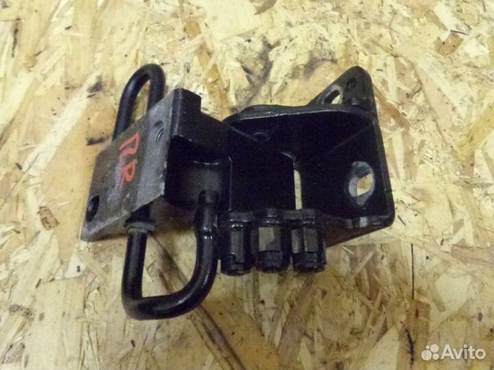 Петля дверная Volkswagen Touareg 7L BHK