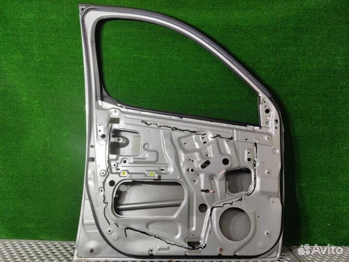 Дверь передняя левая Toyota Yaris verso 2003