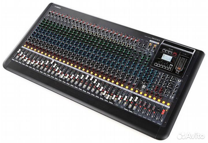 Yamaha MGP32X 32-канальная микшерная консоль