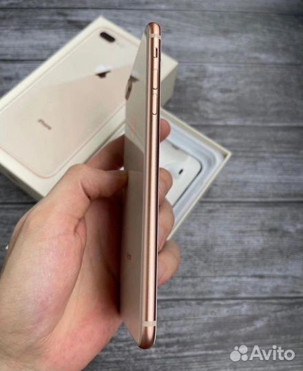 Телефон iPhone 8 plus gold