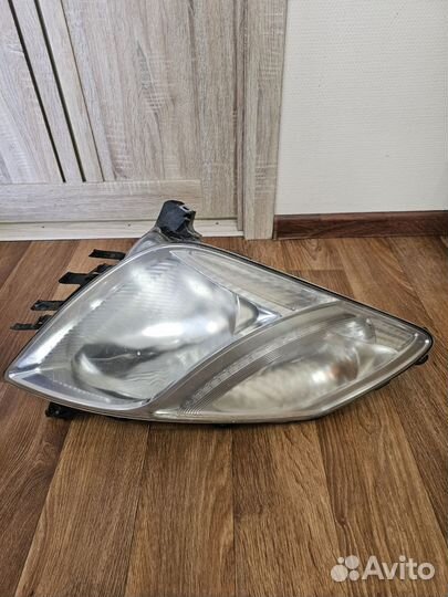 Фары передние на Приус 20 кузов
