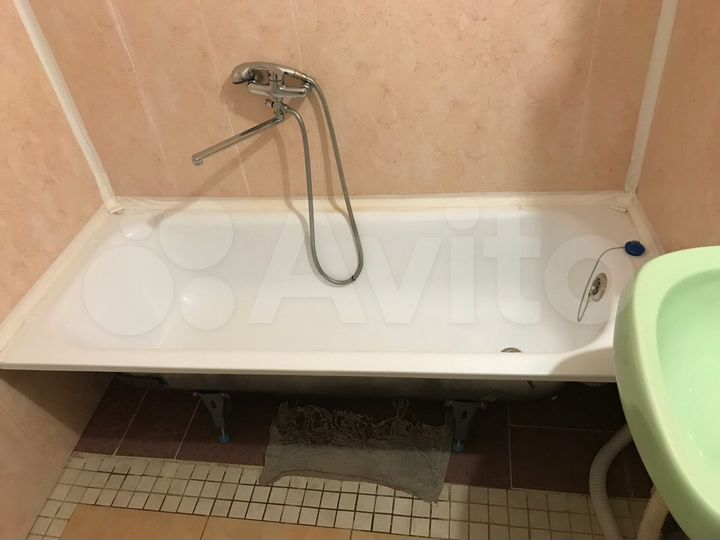 Комната 11 м² в 4-к., 2/5 эт.