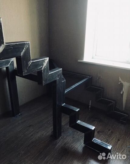 Металлокаркас Г-образной Лестницы на Второй Этаж