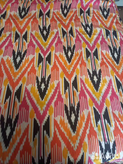 Отрез ткани крепдешин