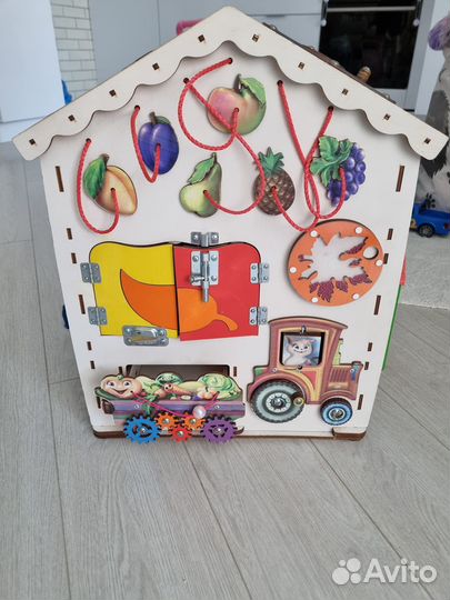 Бизиборд большой дом со светом