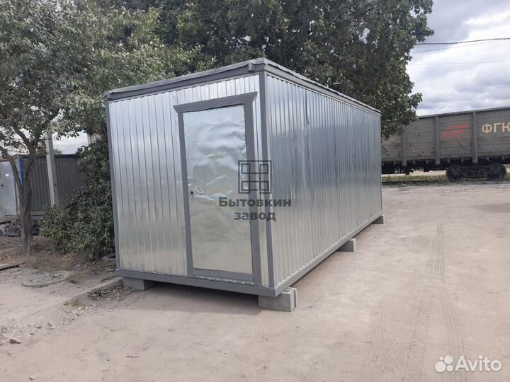 Блок контейнеры металлические. Вагончики для проживания