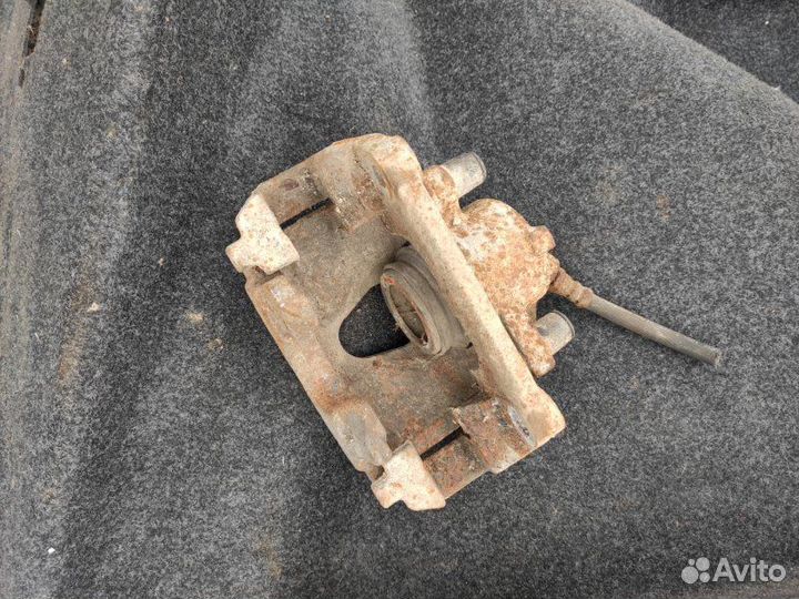 Тормозной суппорт передний правый Renault Megane 2